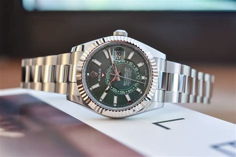 rolex ыуф-dweller для чего кнопка сбоку|Rolex sky dweller manual.